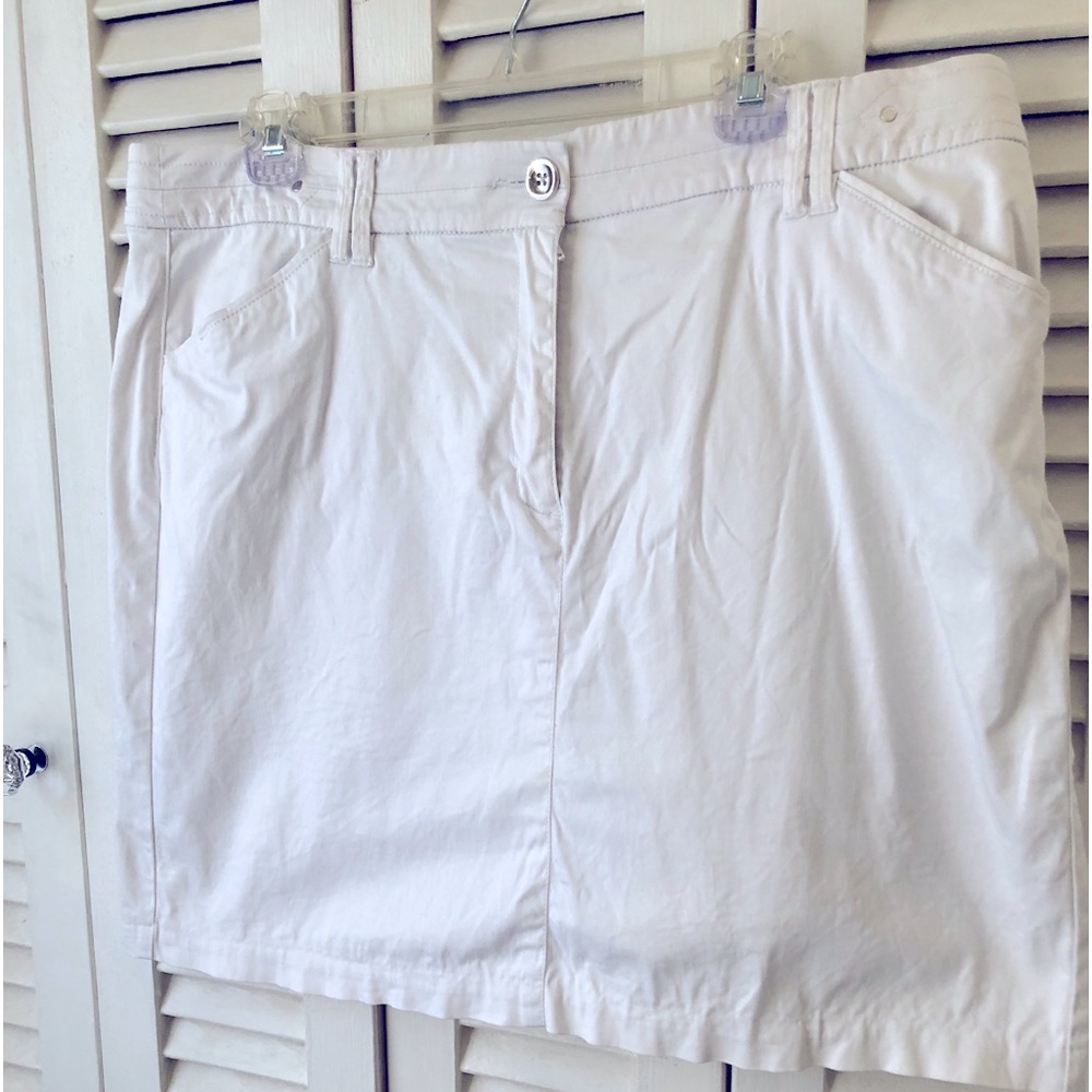 August $8 SALE Charter Club white skort 16w